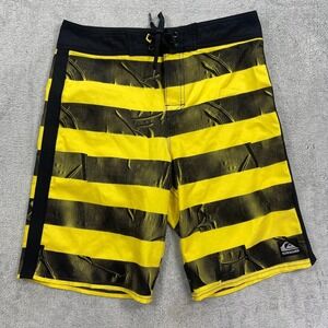 Quiksilver Cypher Board Shorts Mens 30 Yellow Black Striped Logo 4-Way Stretch